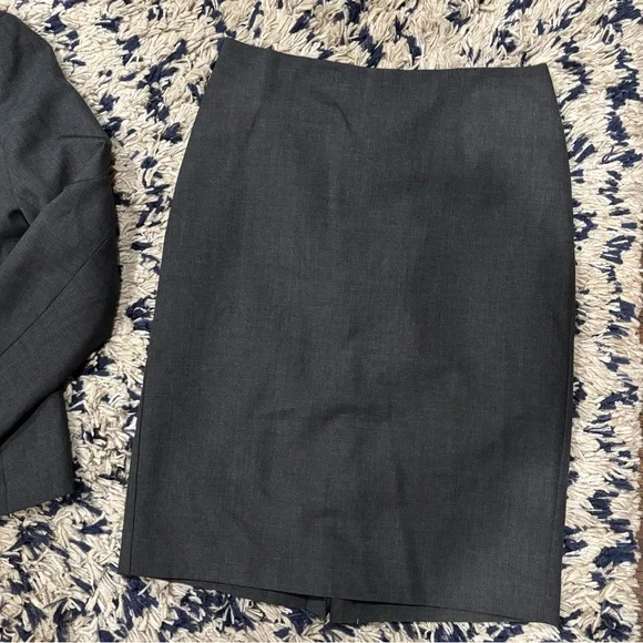 Ann Taylor signature 3 piece gray suit set - blazer (10), skirt and pants (8) - Picture 8 of 15